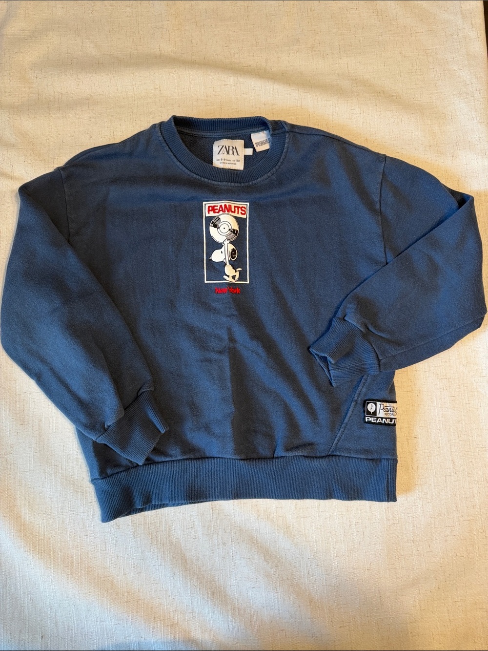 ZARA Boy’s Navy Peanuts Graphic Crewneck Sweatshirt size 8-9 runs small